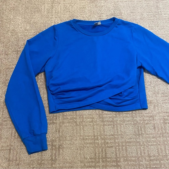 ASOS Tops - {ASOS} Blue Cropped Twist Crew Neck Long Sleeve Sweatshirt Style Top ~ Size 2